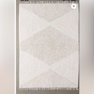 Urban Outfitters Looped Geo Rug 5 x 7 NWT